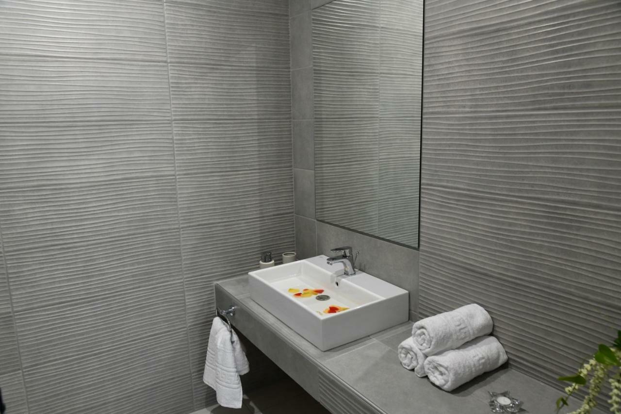 Rhodes City City Heart Luxury Studios מראה חיצוני תמונה